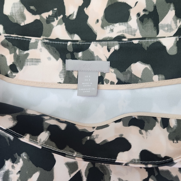 H&M A-Line Skirt Camouflage Print Midi Skirt With A Fringe Trim Size 8 - Picture 7 of 12